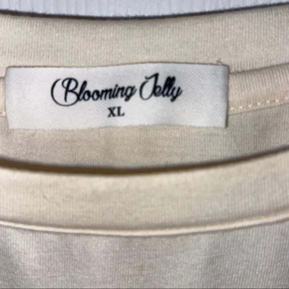 BLOOMING JELLY-Great looking t women’s xlg - Picture 2 of 3